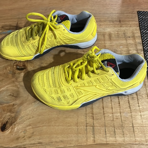 Yellow Reebok nano CrossFit shoes size 7 - Picture 2 of 5